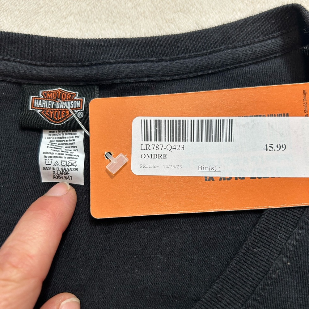 Harley-Davidson Black V-Neck Tee - Picture 3 of 3